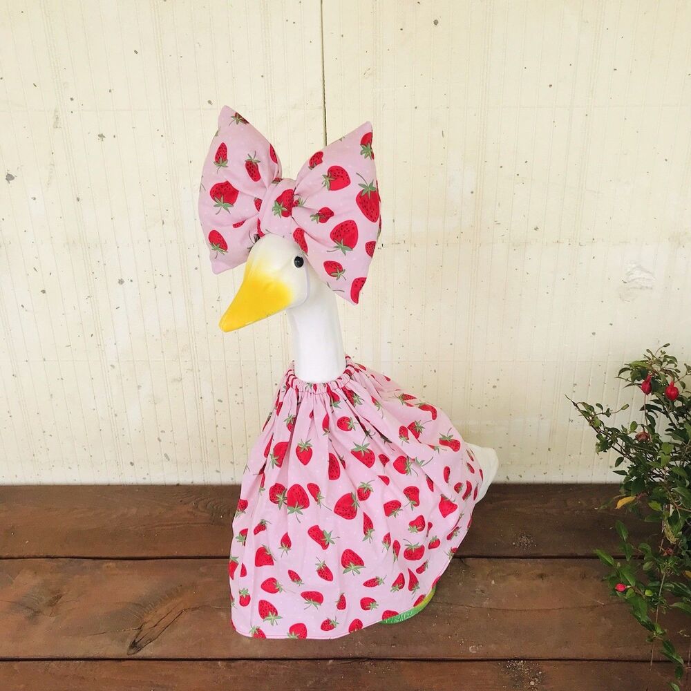 Porch Goose Dress Outfit Fits 18-23 Inch Goose Handmade Pink June Strawberries - Picture 5 of 10